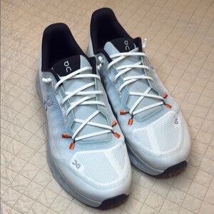 On Running Cloudtilt Size 10.5 Men